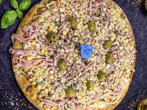 Pizza jamón natural y huevo
