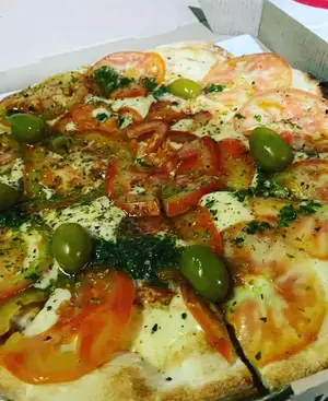 Pizza napolitana con jamón