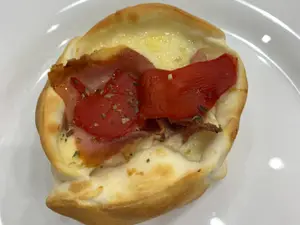 Canasta jamón crudo y morrón