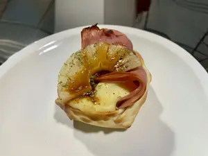 Canasta jamón y ananá