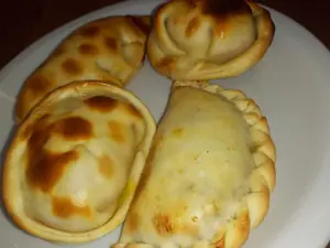 Empanada de jamón y queso
