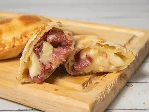 Empanada calabresa