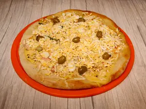 Pizza con muzzarella y huevo