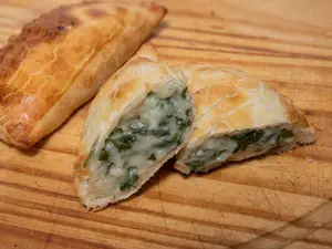 Verdura y salsa blanca