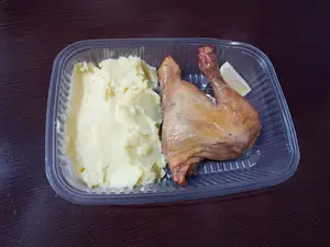 Pata & Muslo Con Guarnición
