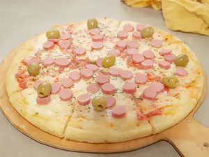 Pizza con salchicha