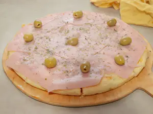 Pizza De Jamon