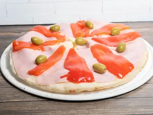 Pizza De Jamon Y Morron