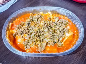 Ravioles con salsa