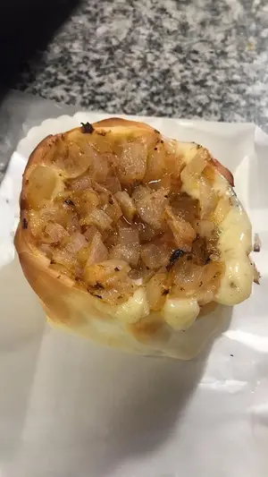 Empanada de cebolla y queso