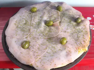 Pizza con jamón