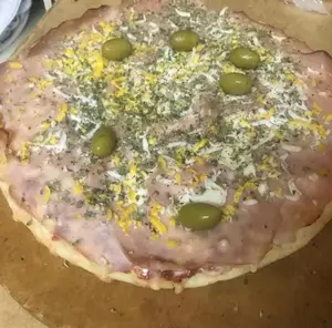 Pizza Jamón con huevo