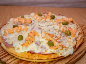 Pizza con palmitos y jamón