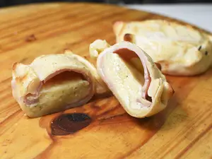 Emp. jamón y roquefort