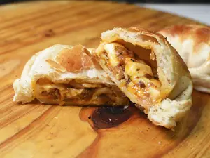 Emp. queso y cebo7lla