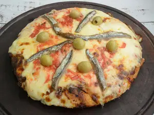 Pizza chica anchoas muzzarella