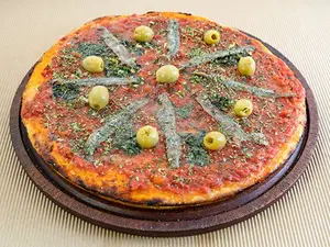 Pizza chica con anchoas