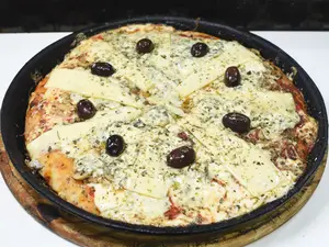 Pizza cuatro quesos