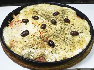 Pizza provolone