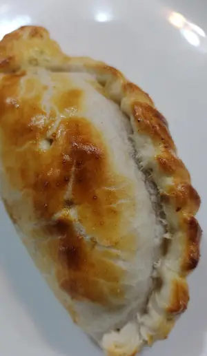 Empanada de carne al cuchillo