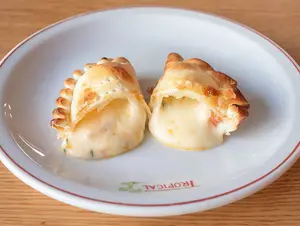 Empanada caprese