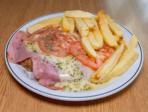 Mila napolitana con fritas