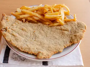 Milanesa con papas fritas