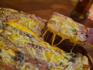 Pizza La Bomba