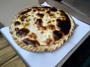 Tarta jamón muzzarella tomate