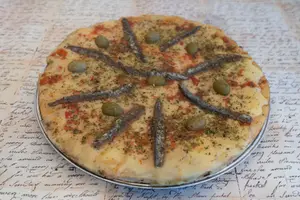 Pizza con anchoas grande