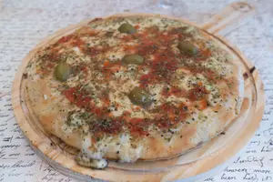 Pizza con muzzarella chica