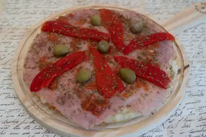 Pizza jamón y morrón chica