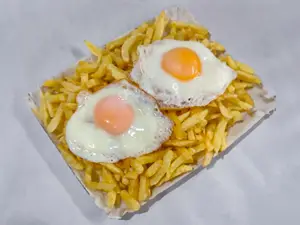 Fritas grandes con huevo frito para 2