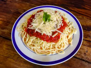 Tallarines c/bolognesa