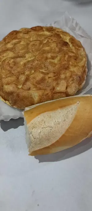 Tortilla (jamón y mozzarella)