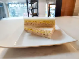 Sándwich de jamón y huevo