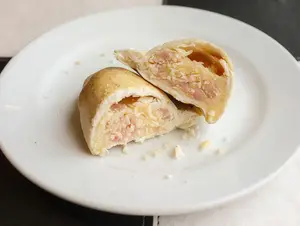 Empanada Jamón Y Queso