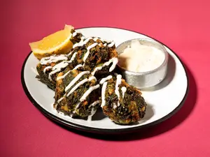 Buñuelito de acelga y nuez