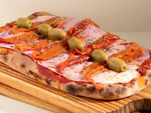 Pizza jamon y morron