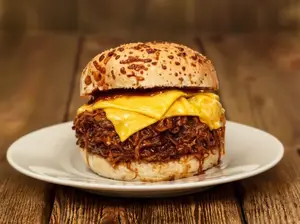 Burger Pork + Papas Fritas