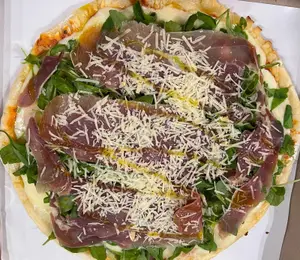 Pizza Rucula Y Jamon Crudo