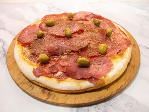 Pizza Con Jamón Crudo