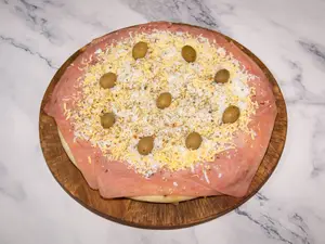 Pizza De Jamón Y Huevo