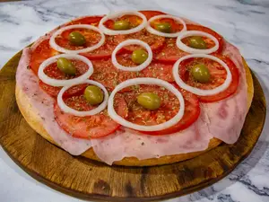 Pizza Napolitana Con Jamón