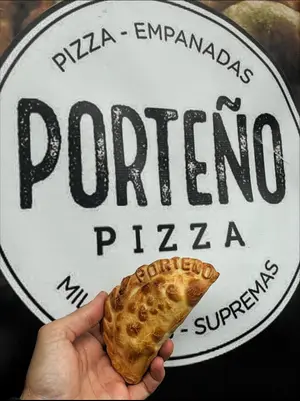 Empanada carne cuchillo
