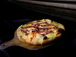 8p panceta y muzzarella