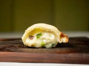 Empanada Cebolla Y Muzzarella