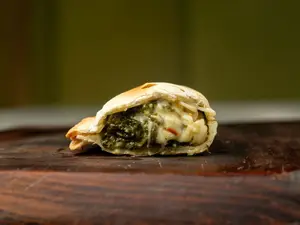 Empanada Verdura Y Muzzarella