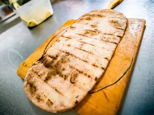 Napolitana con jamón parrilla