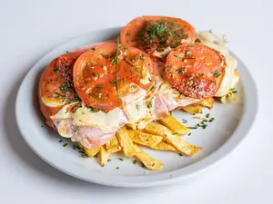 Milanesa de pollo napolitana
